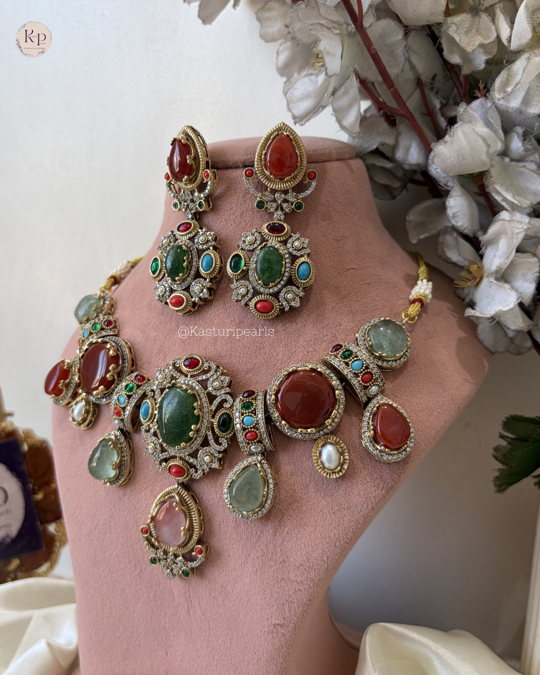 Girvita Sabhya sanchi neckset