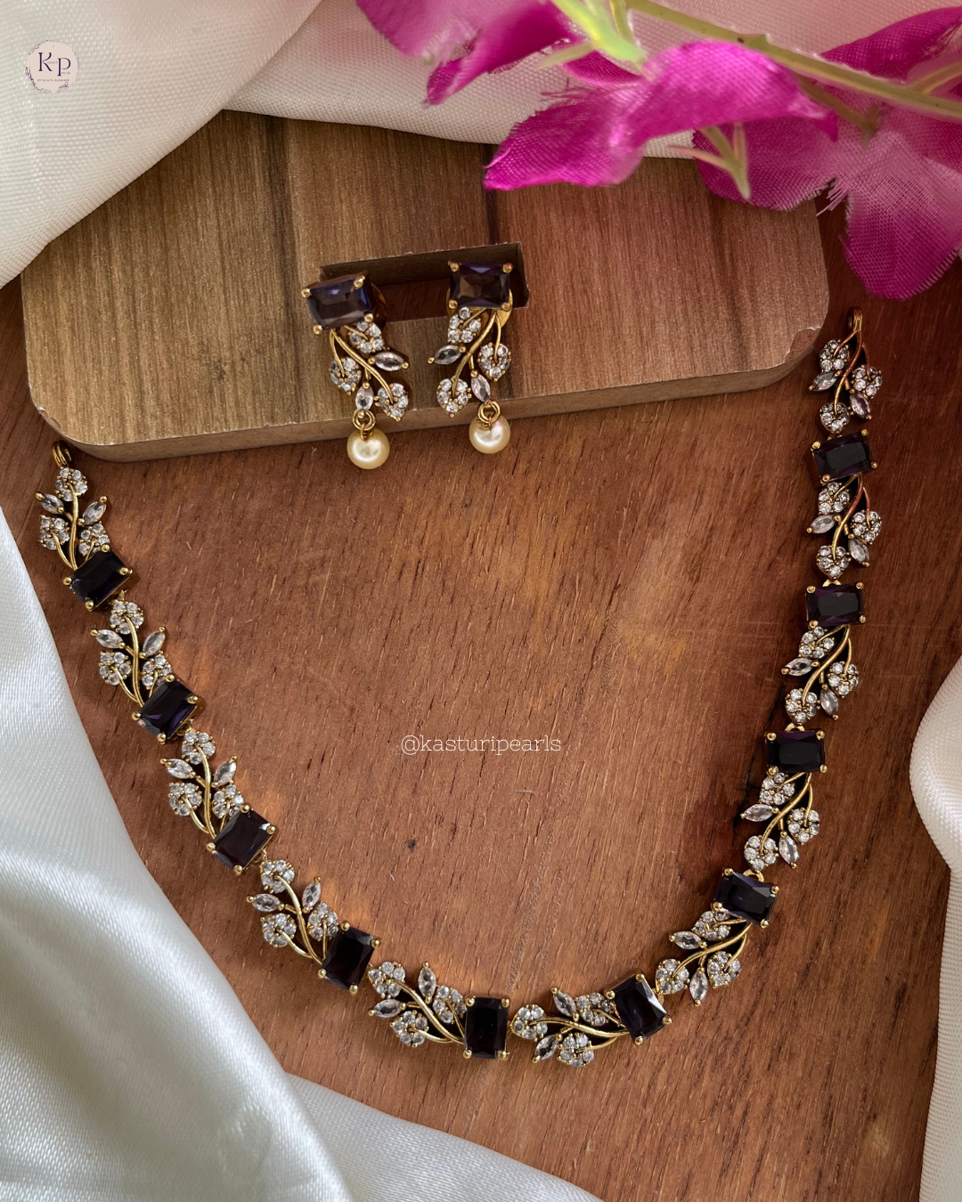 Kashmira Victorian Necklace Set