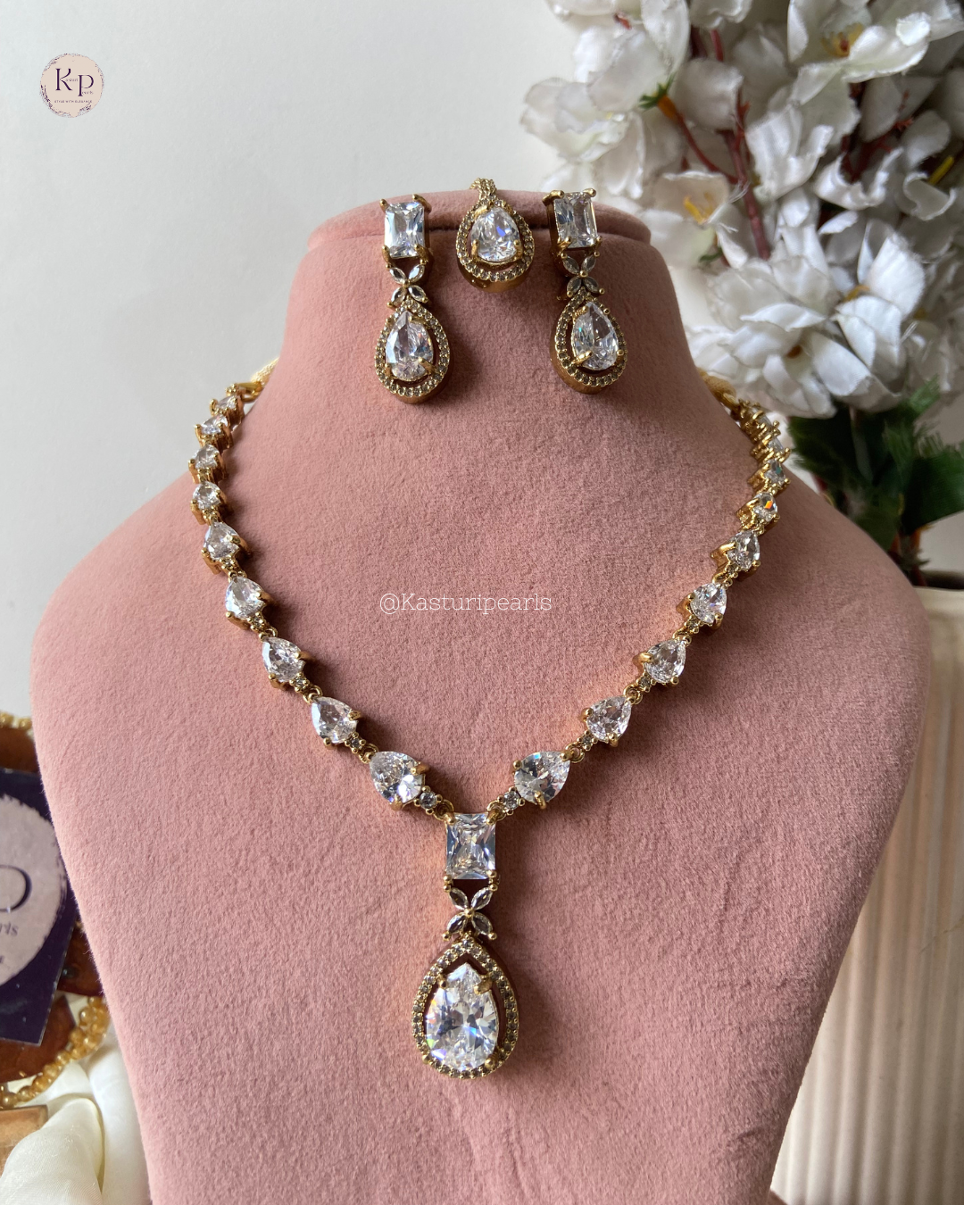 Maya AD Mehendi polish Necklace set