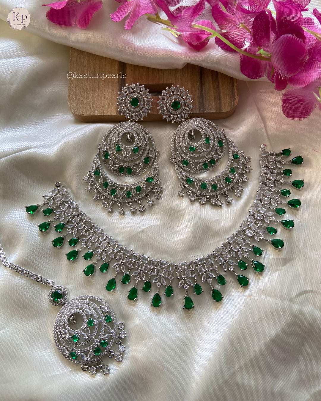 Mickey Green AD Neckset