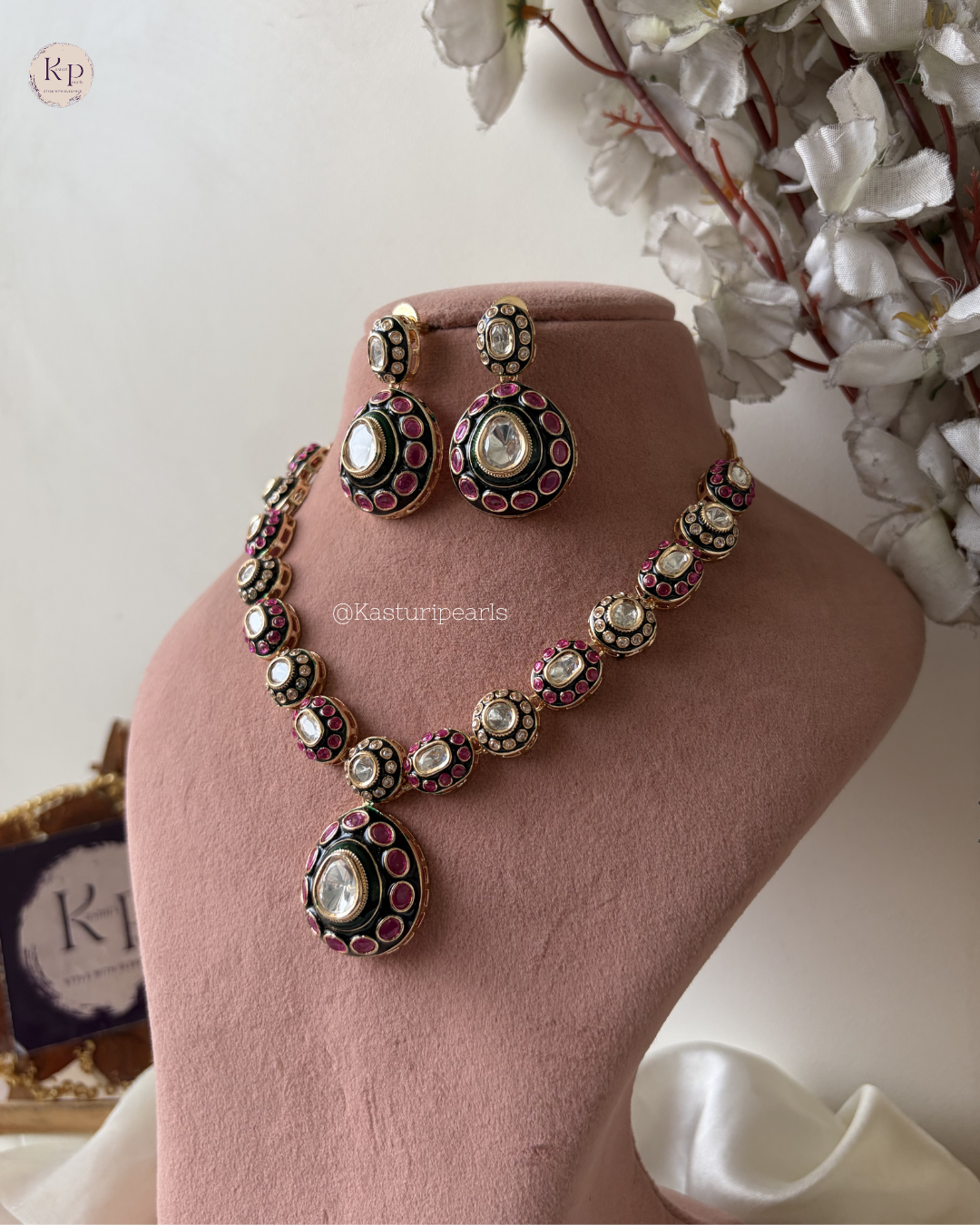 Mukta Moissanite Neckset