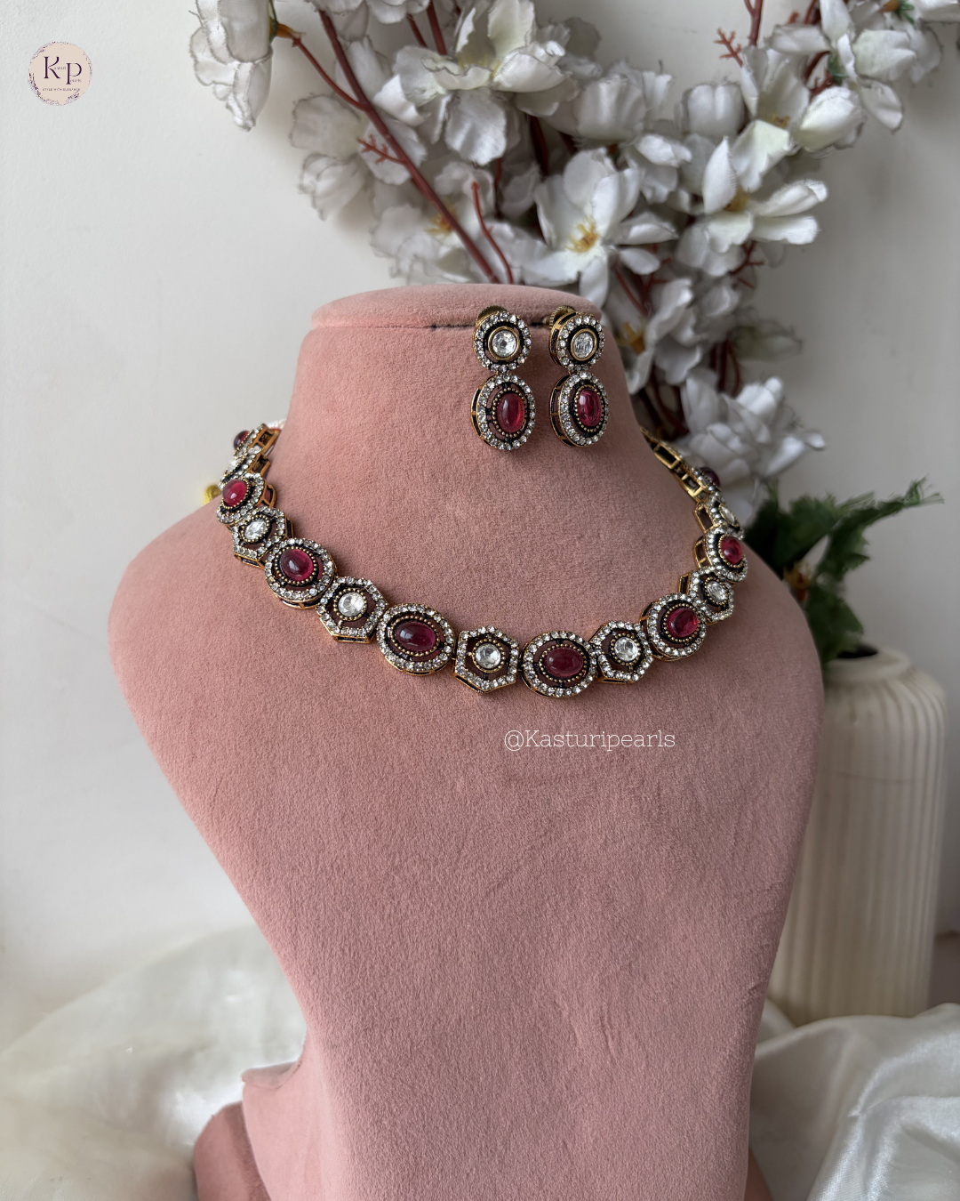 Shakira Mehendi Polish Kundan Neckset