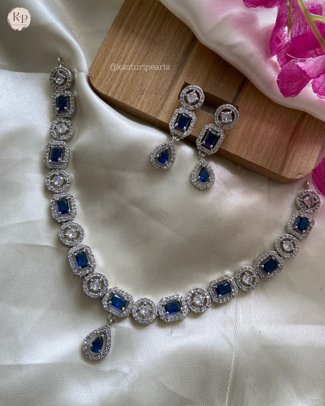 Sira Blue Ad Neckset