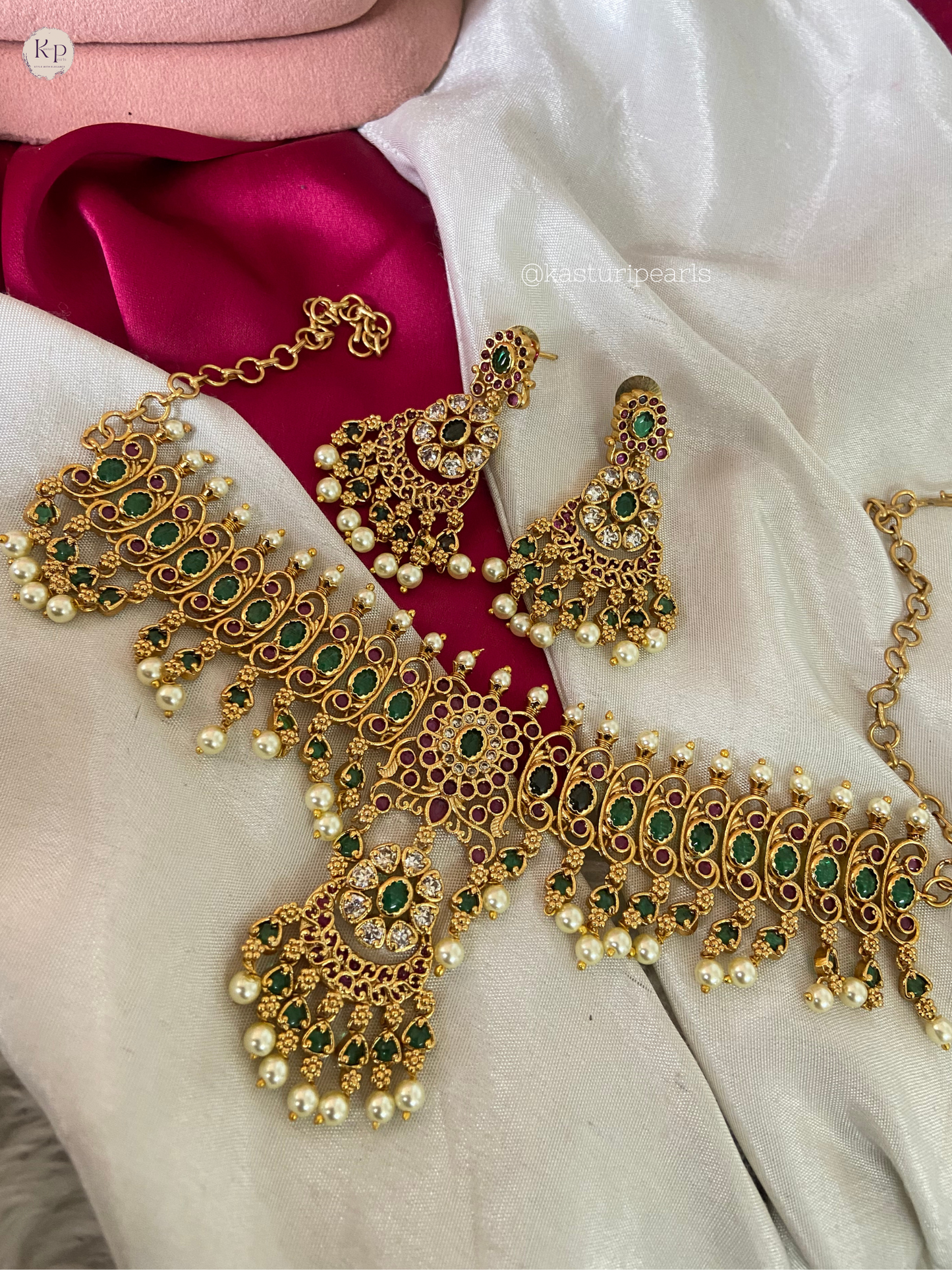 Nagma Antique Gold Neckset