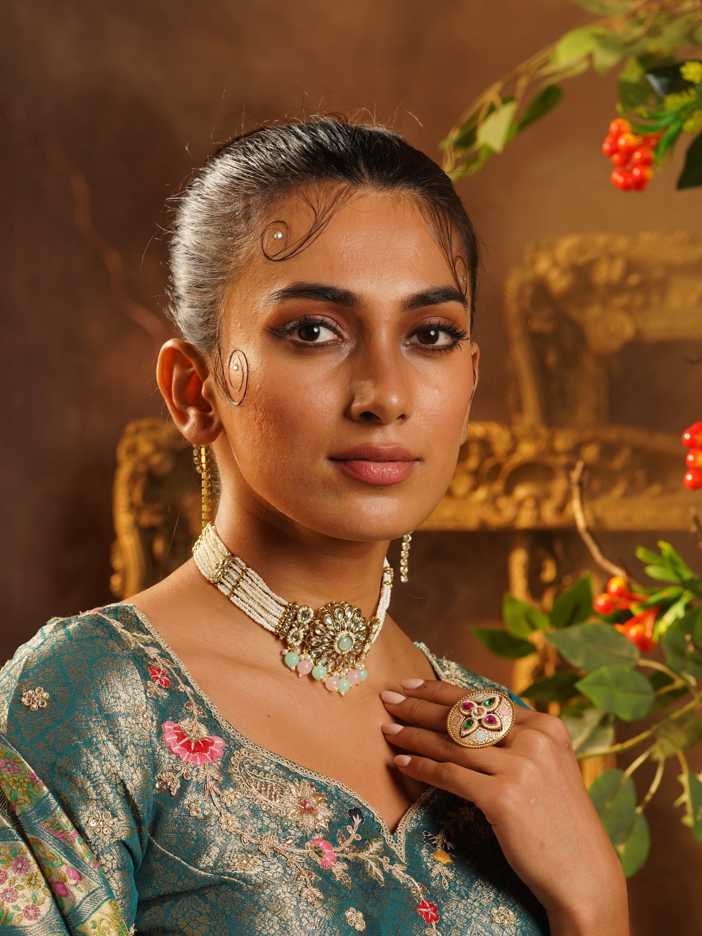Mihira Kundan multi choker set