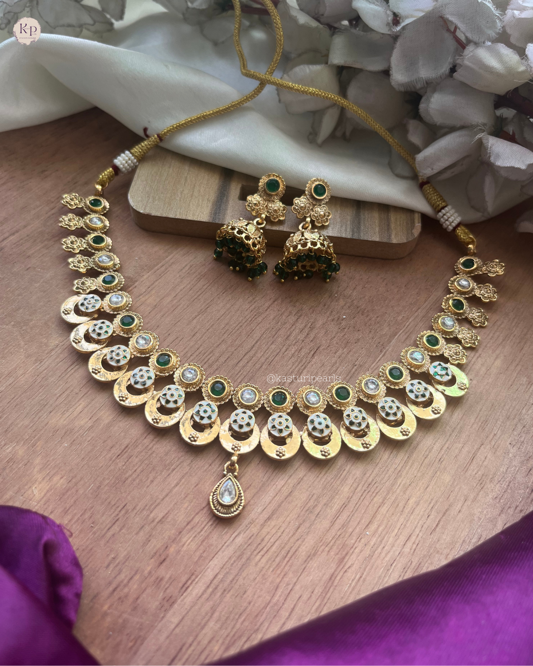 Aarti rajwada neckset