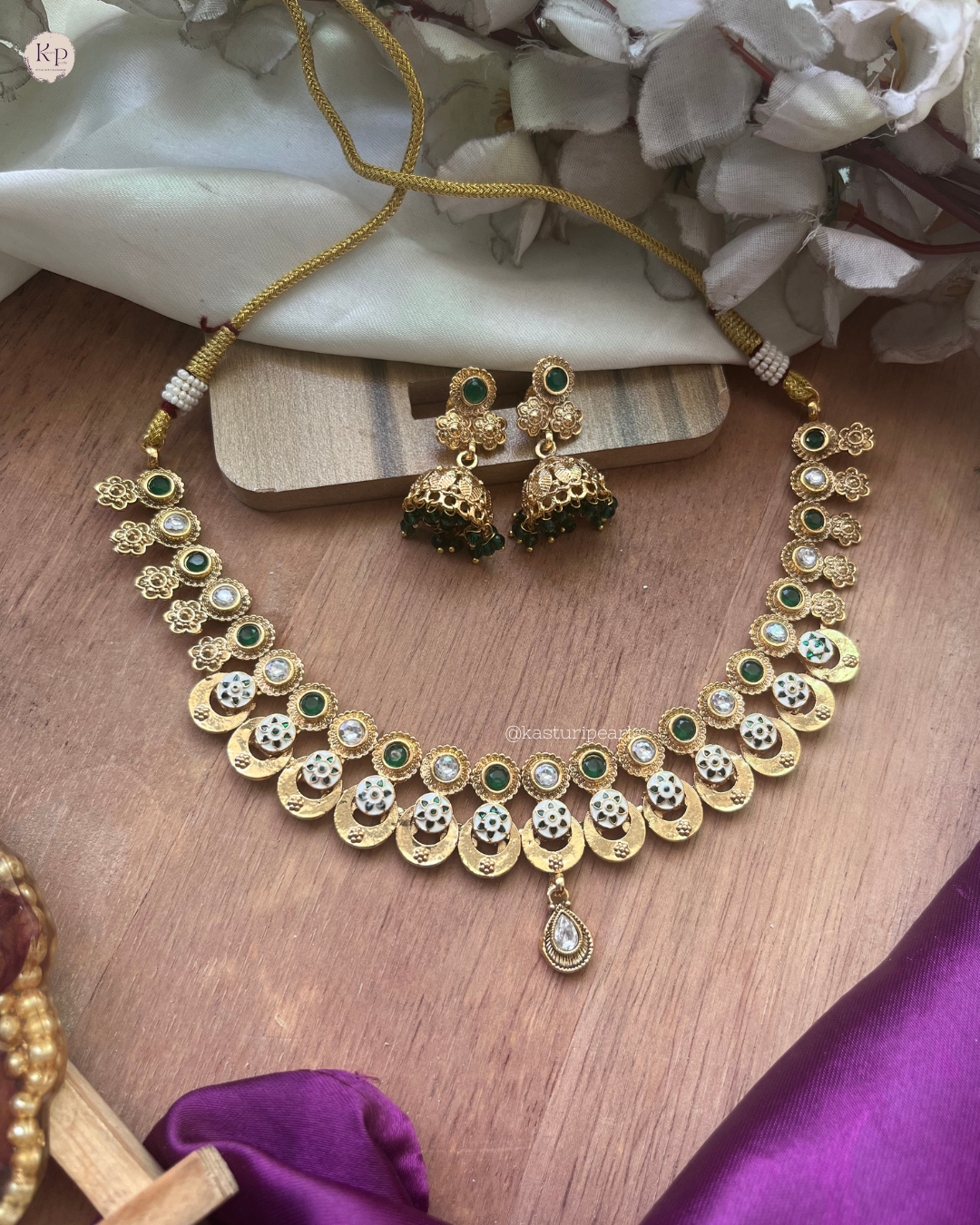 Aarti rajwada neckset