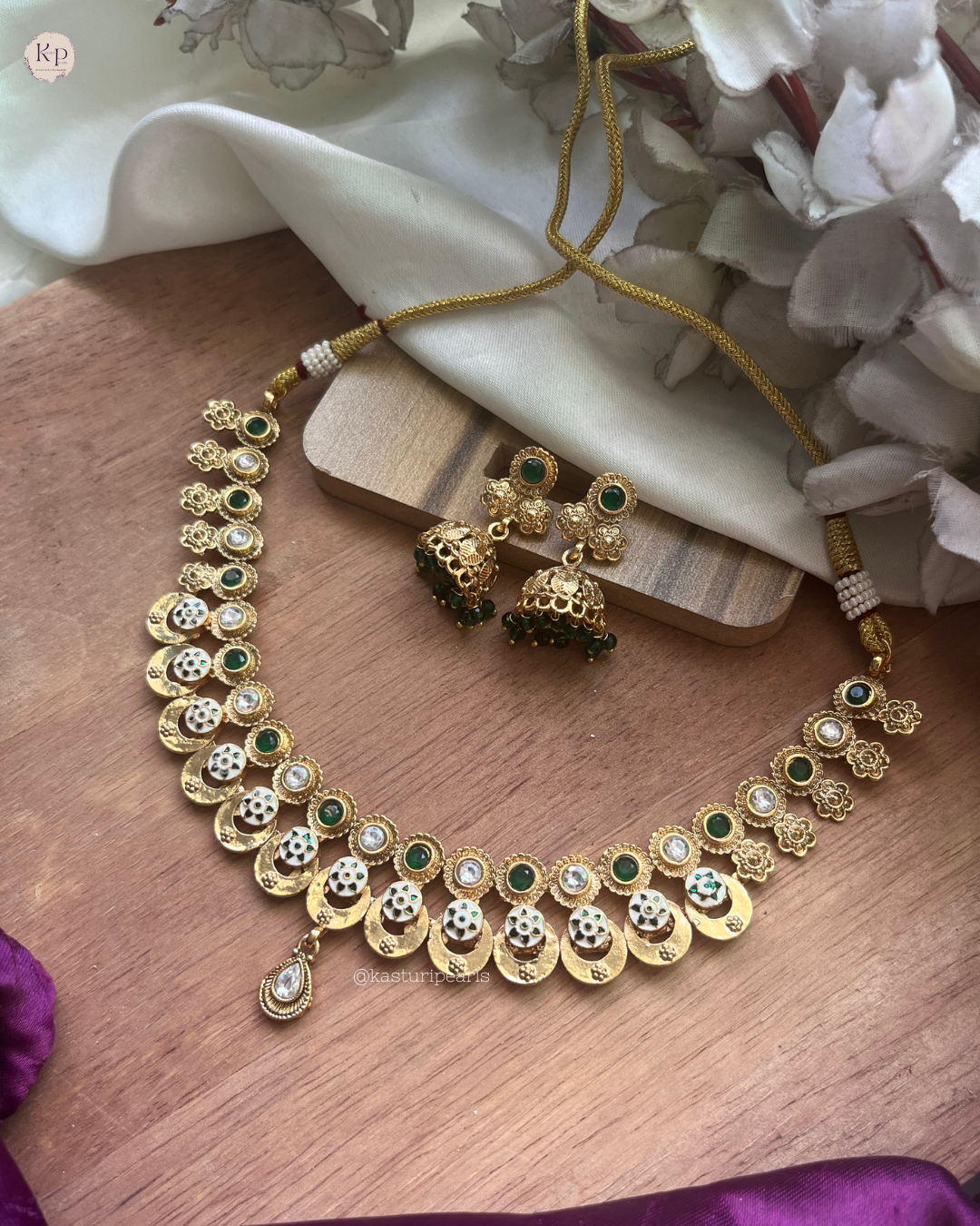 Aarti rajwada neckset