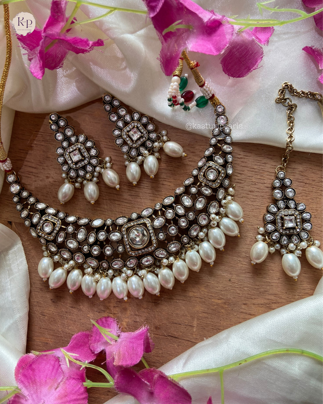 Akshra Victorian Polish Neckset