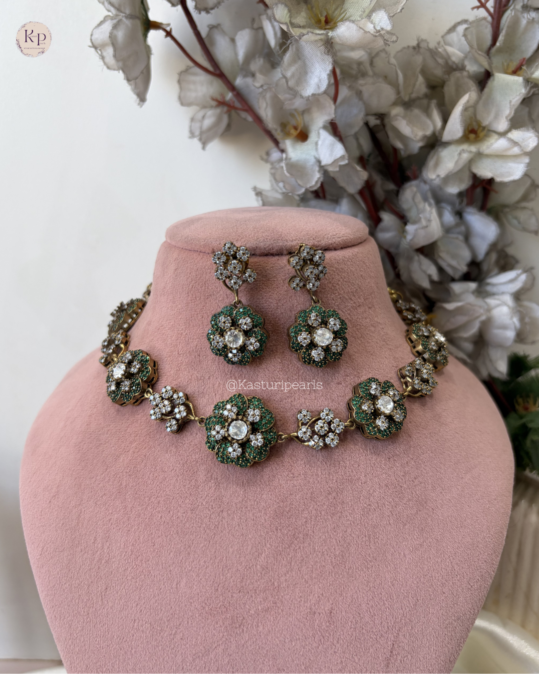 Chaitri Victorian Polish Neckset