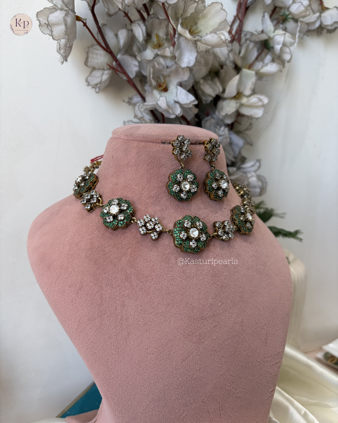 Chaitri Victorian Polish Neckset