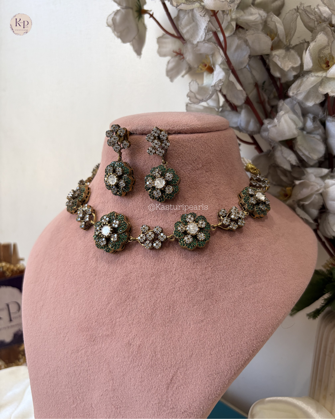 Chaitri Victorian Polish Neckset