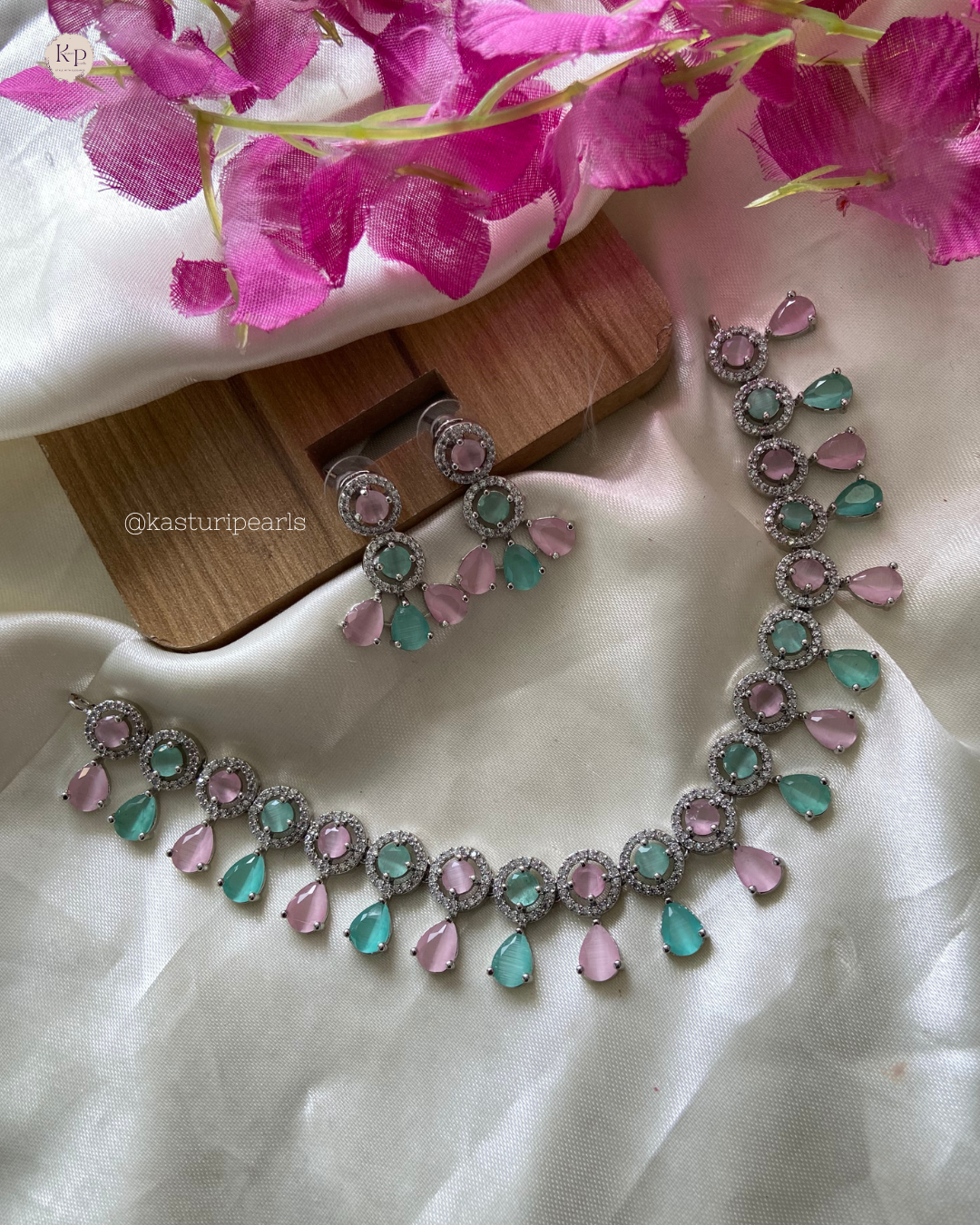 Jigyasa Multi AD Neckset