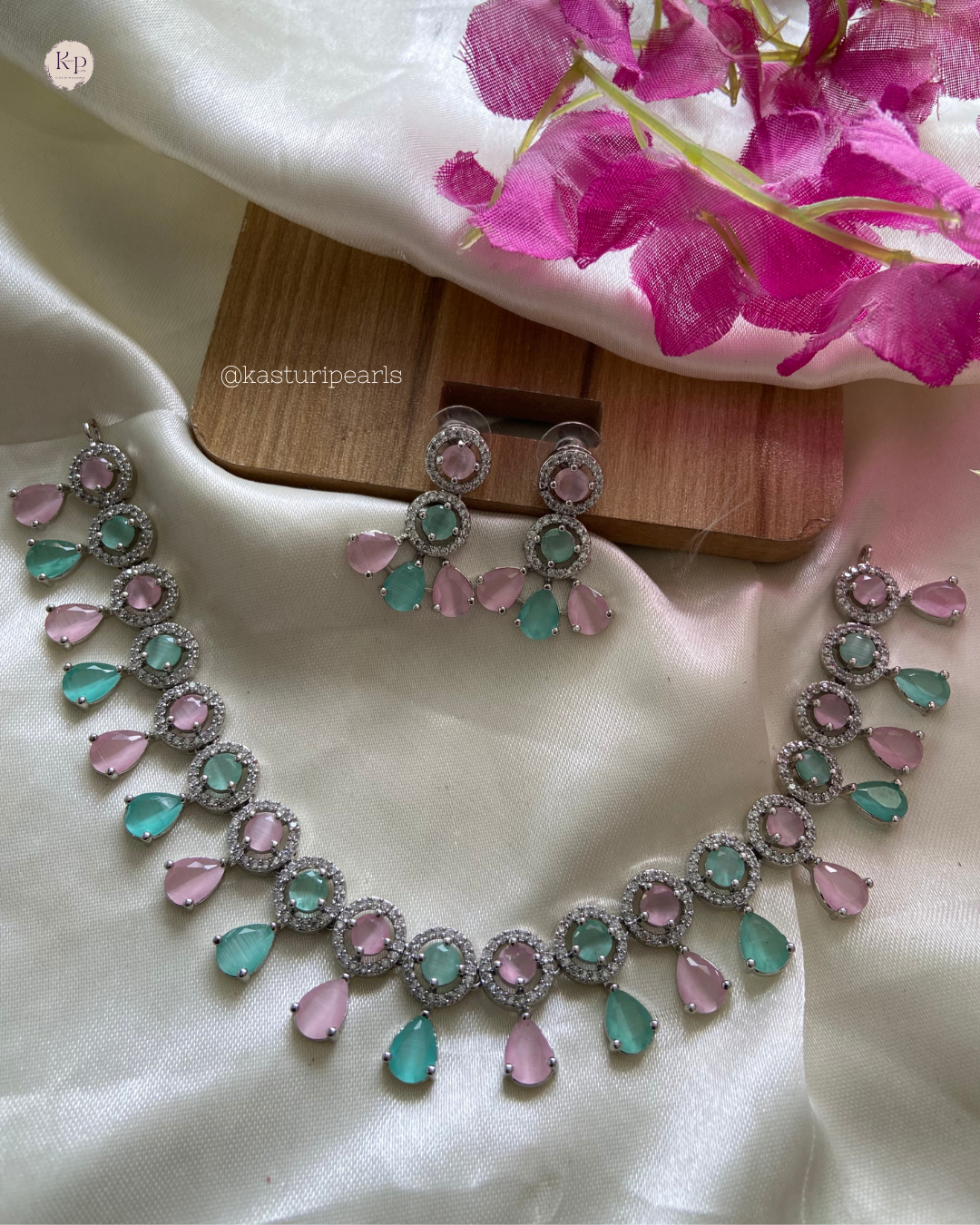 Jigyasa Multi AD Neckset