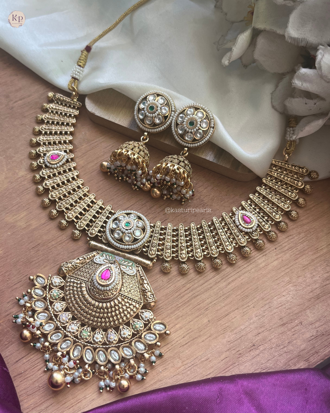 Avika antique coper Neckset