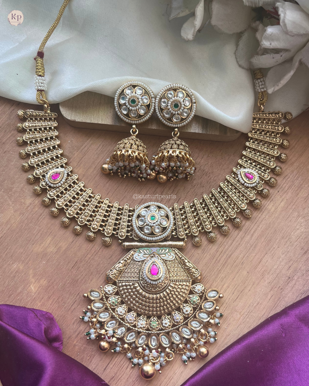 Avika antique coper Neckset