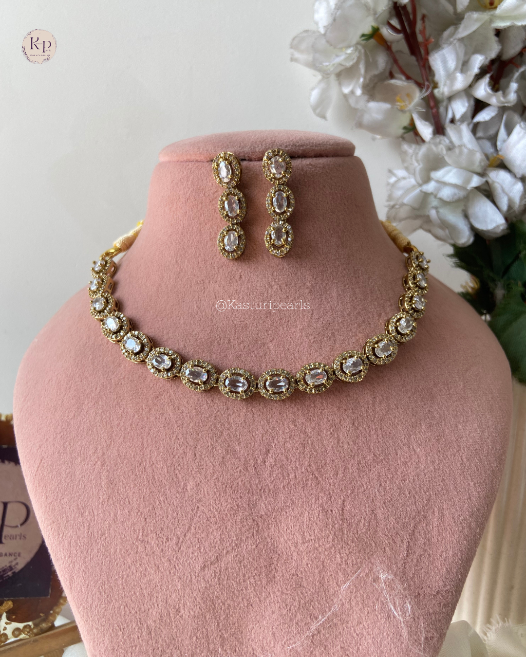 Bipasha Mehndi Polish Ad Neckset