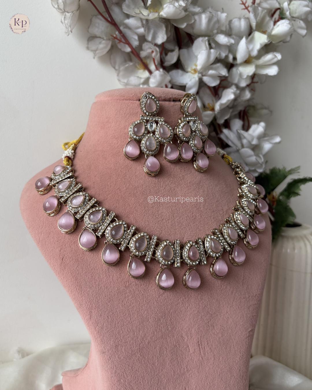 Darshika Mehendi Polish Kundan Neckset