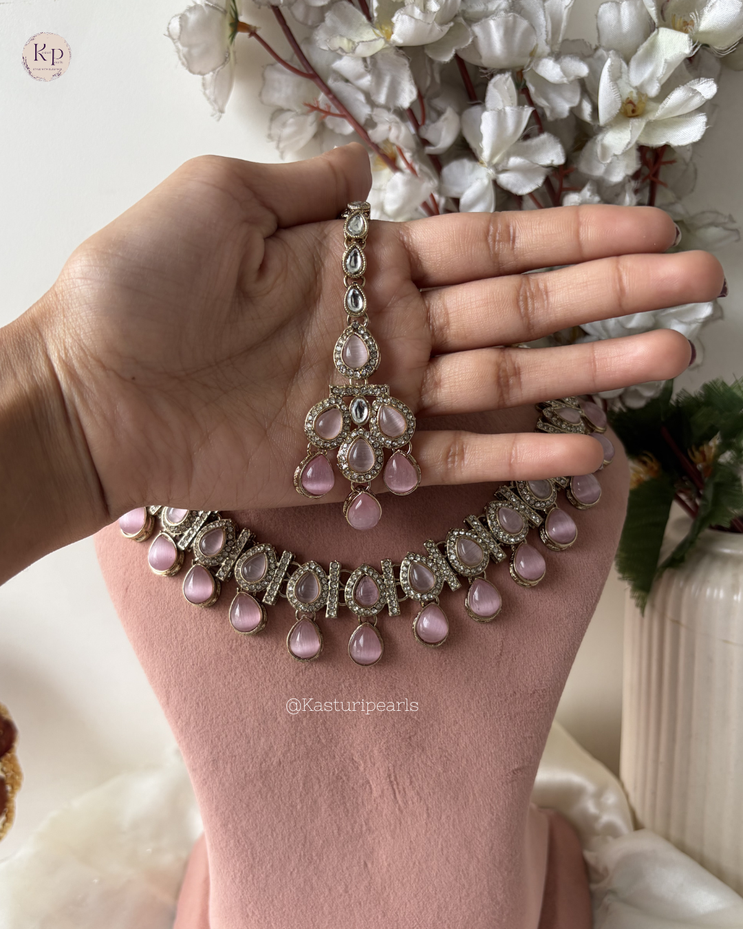 Darshika Mehendi Polish Kundan Neckset