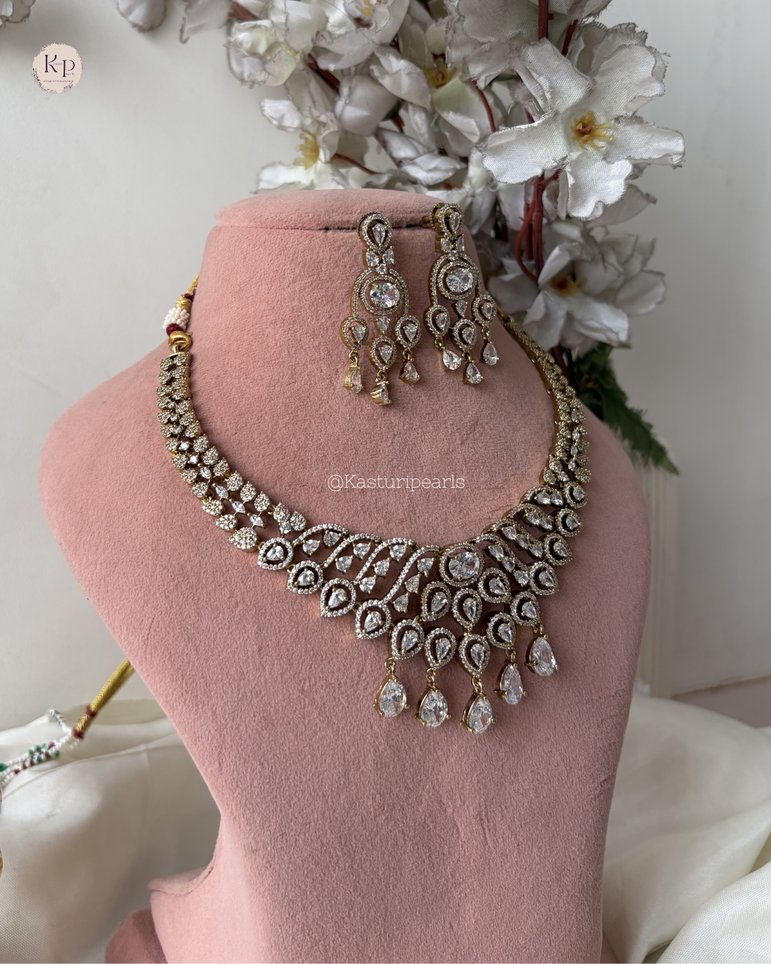 Genelia Victorian Neckset