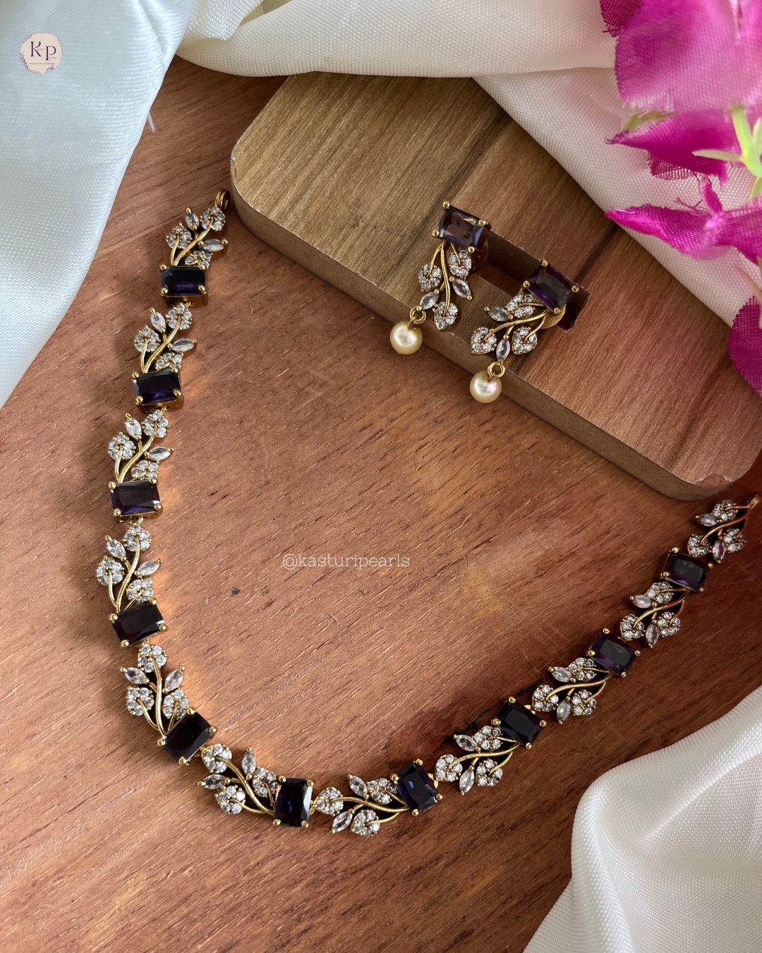 Kashmira Victorian Necklace Set