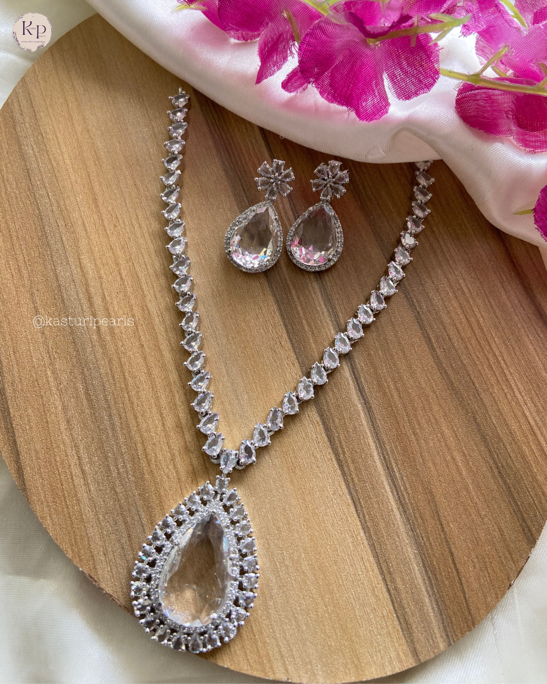 Sara American diamond Neckset
