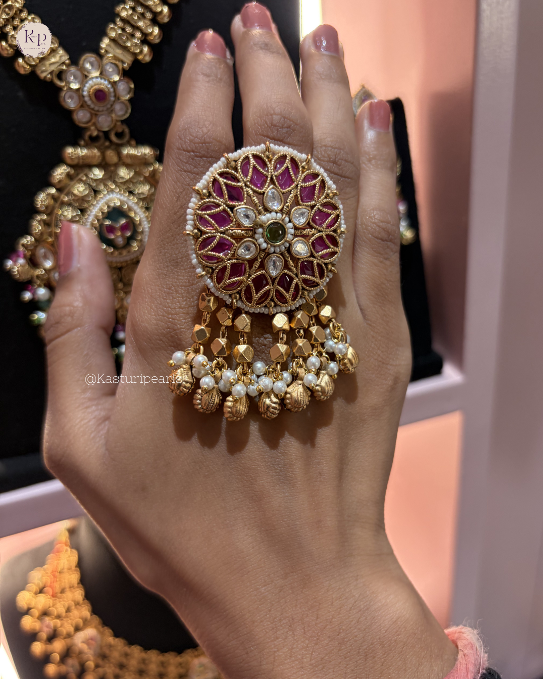 Hitvi Heritage Ring – Kasturi pearls