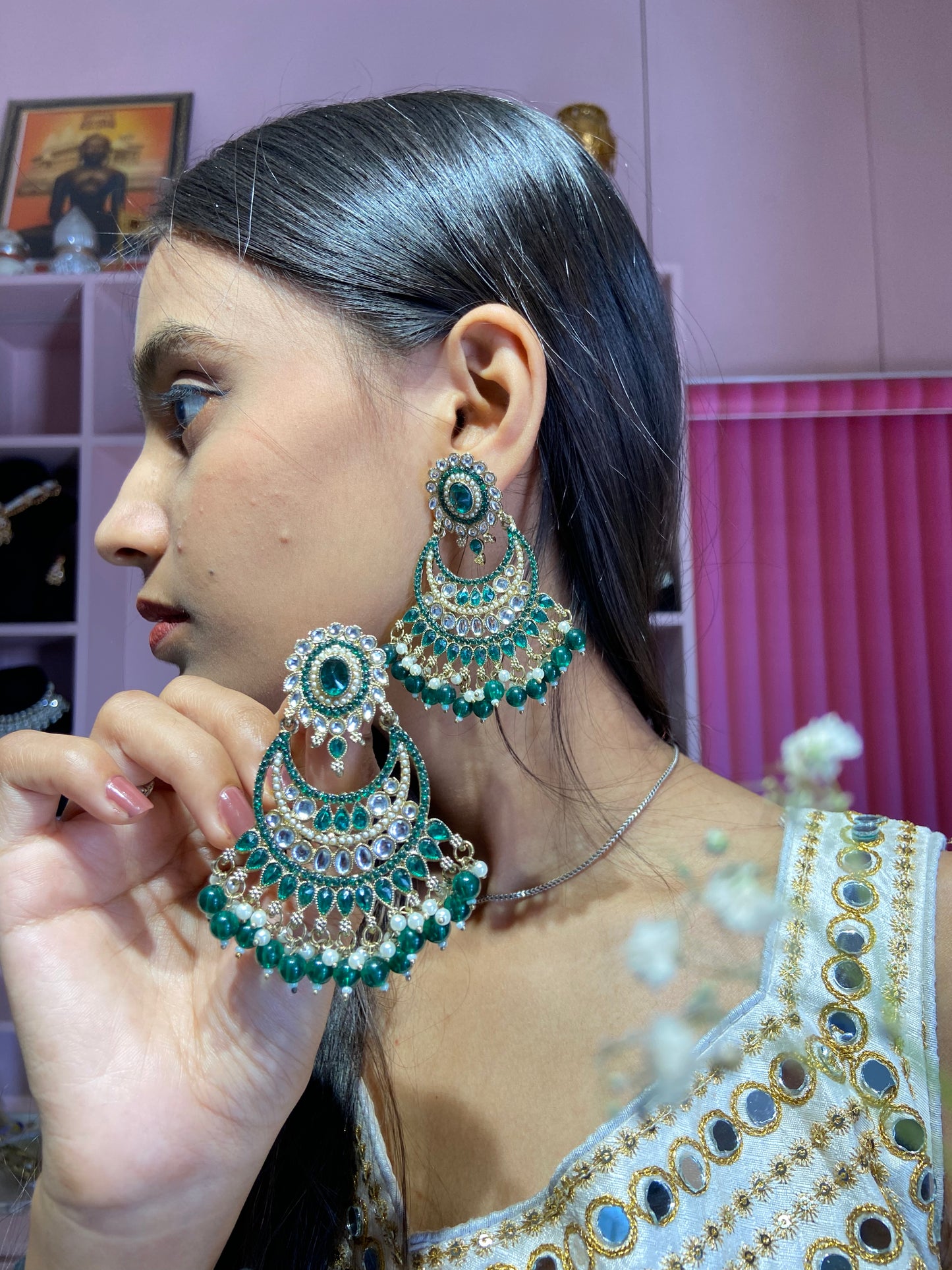 Kruti Kundan earrings