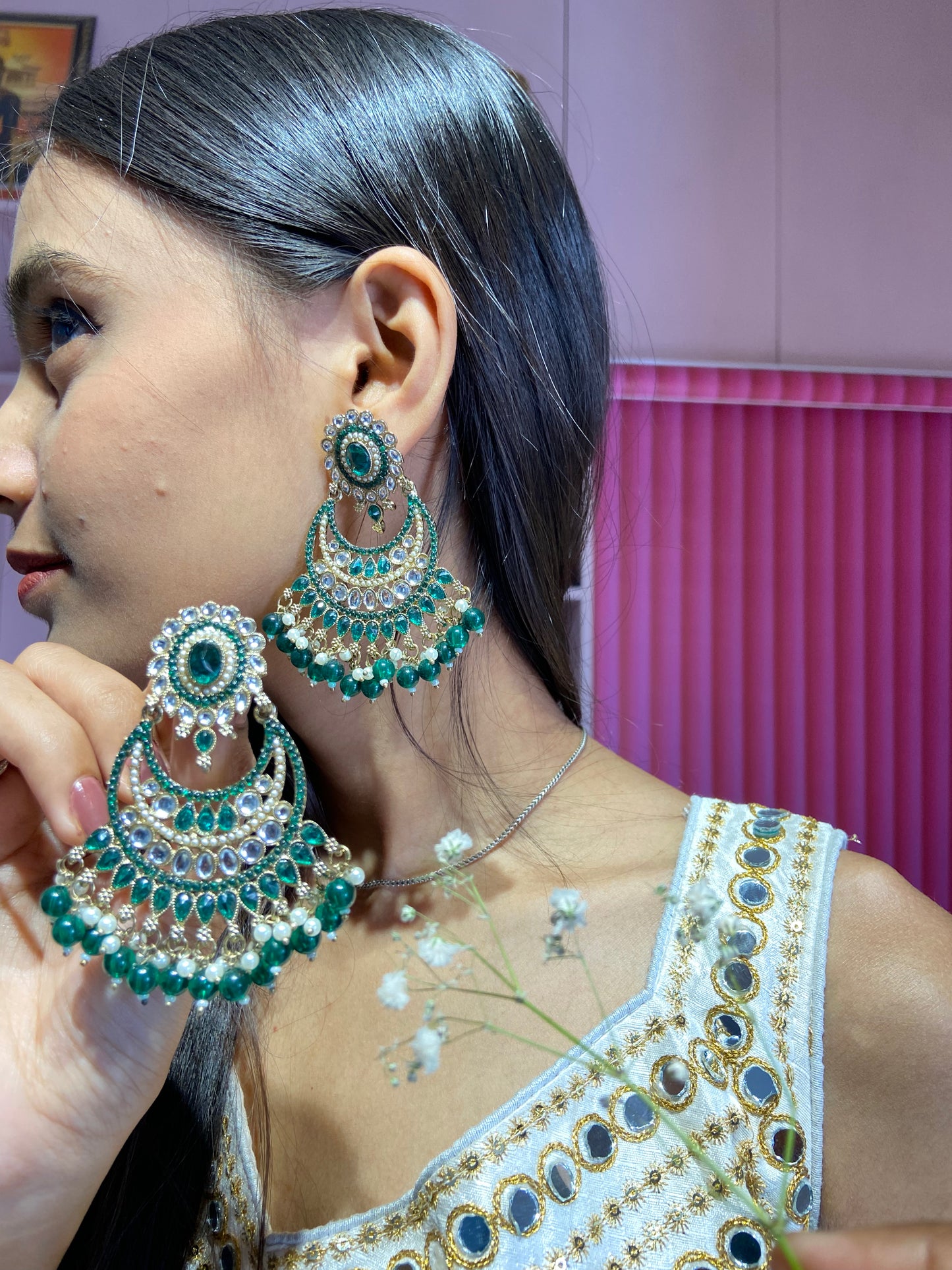 Kruti Kundan earrings