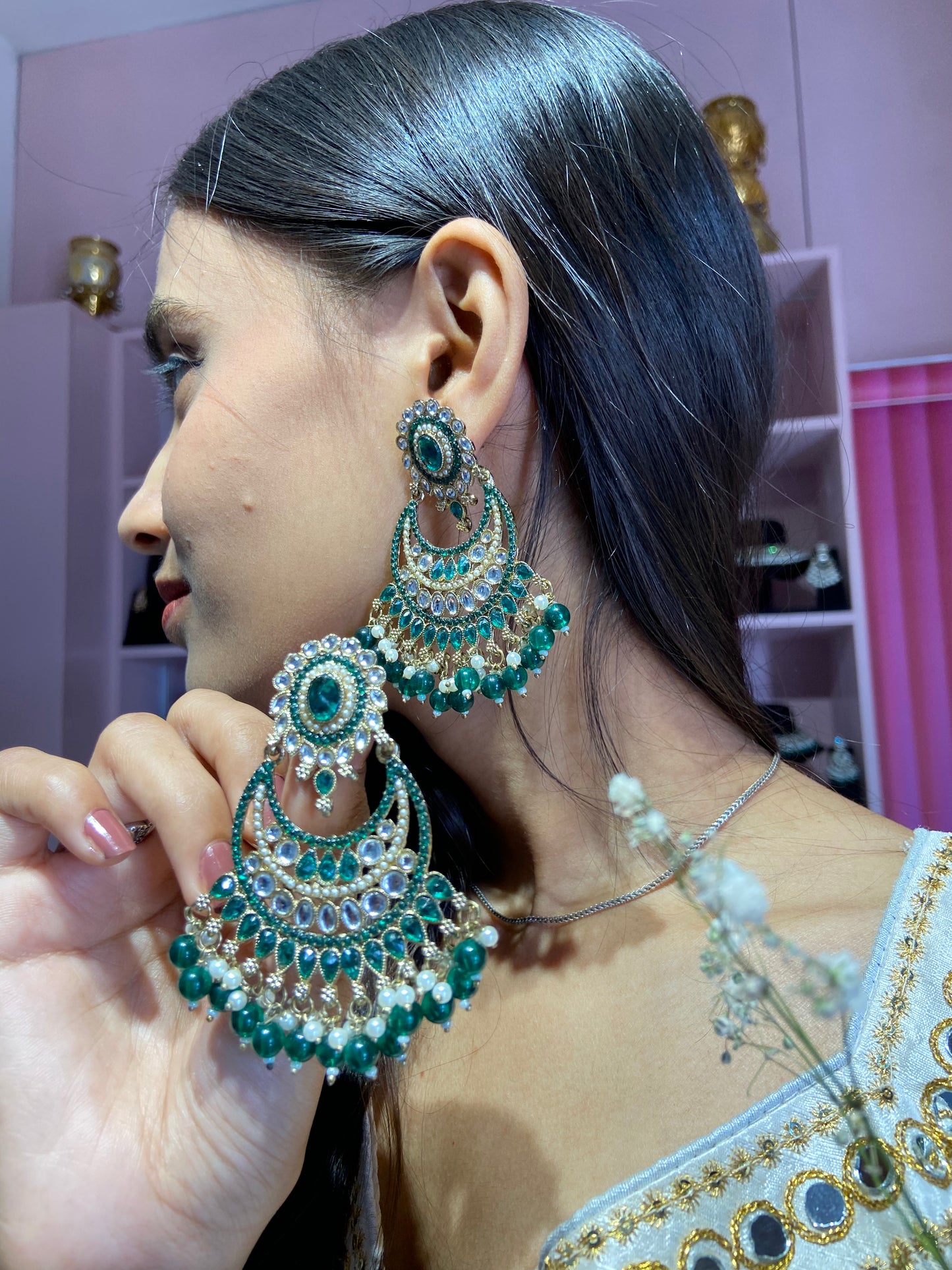 Kruti Kundan earrings