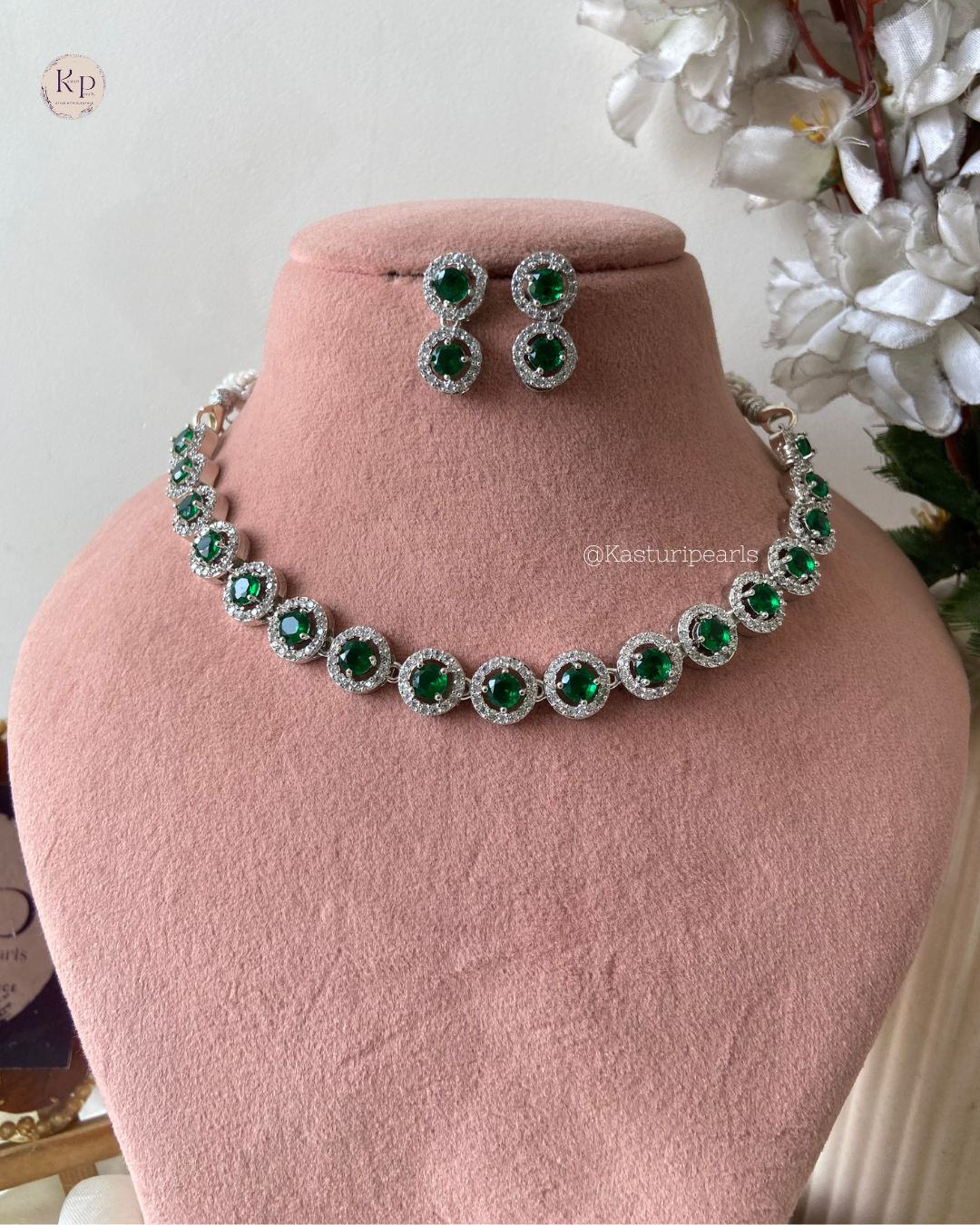 Ikvanshi green Ad Neckset