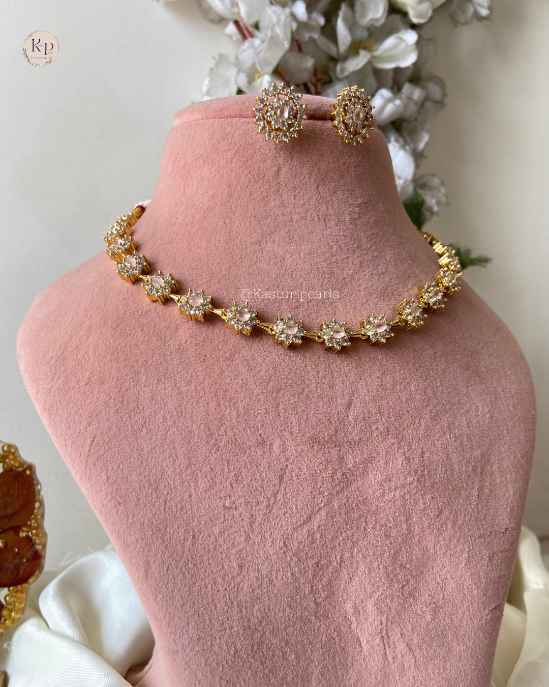 Jhanvi gold polish Ad Necklace sets