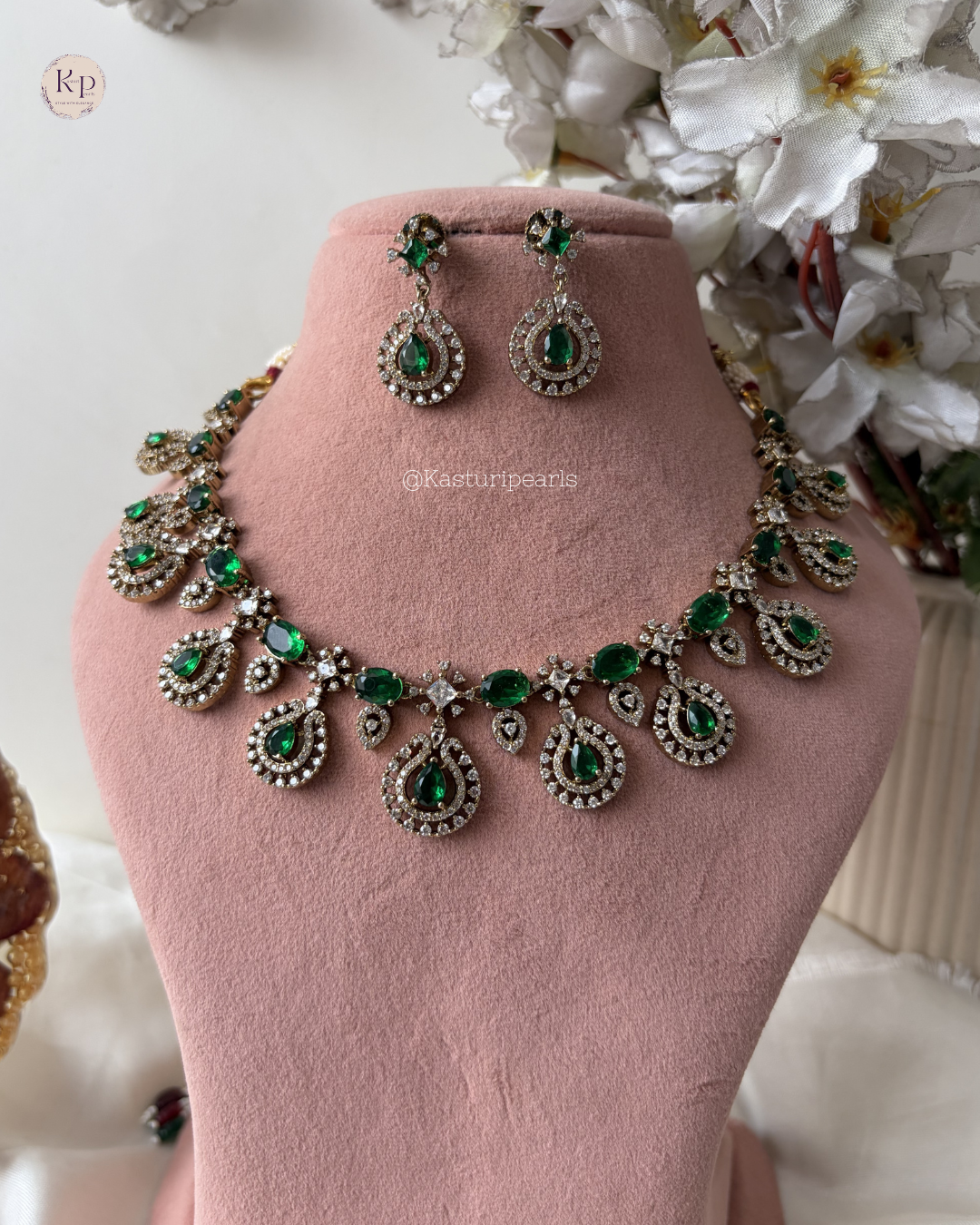 Leena Mehndi Polish Neckset