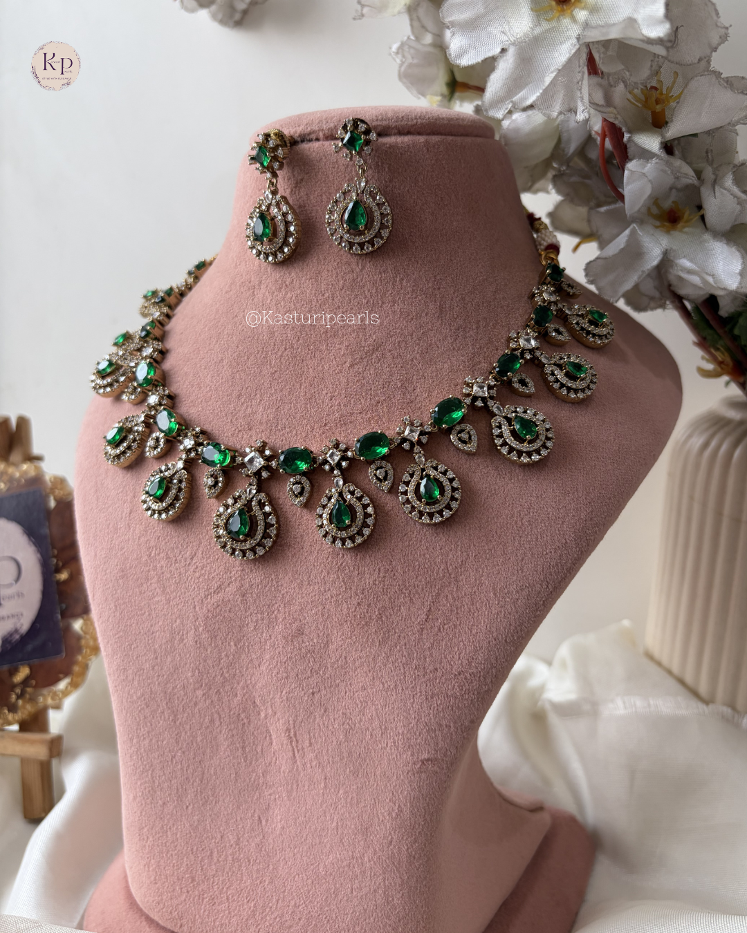 Leena Mehndi Polish Neckset