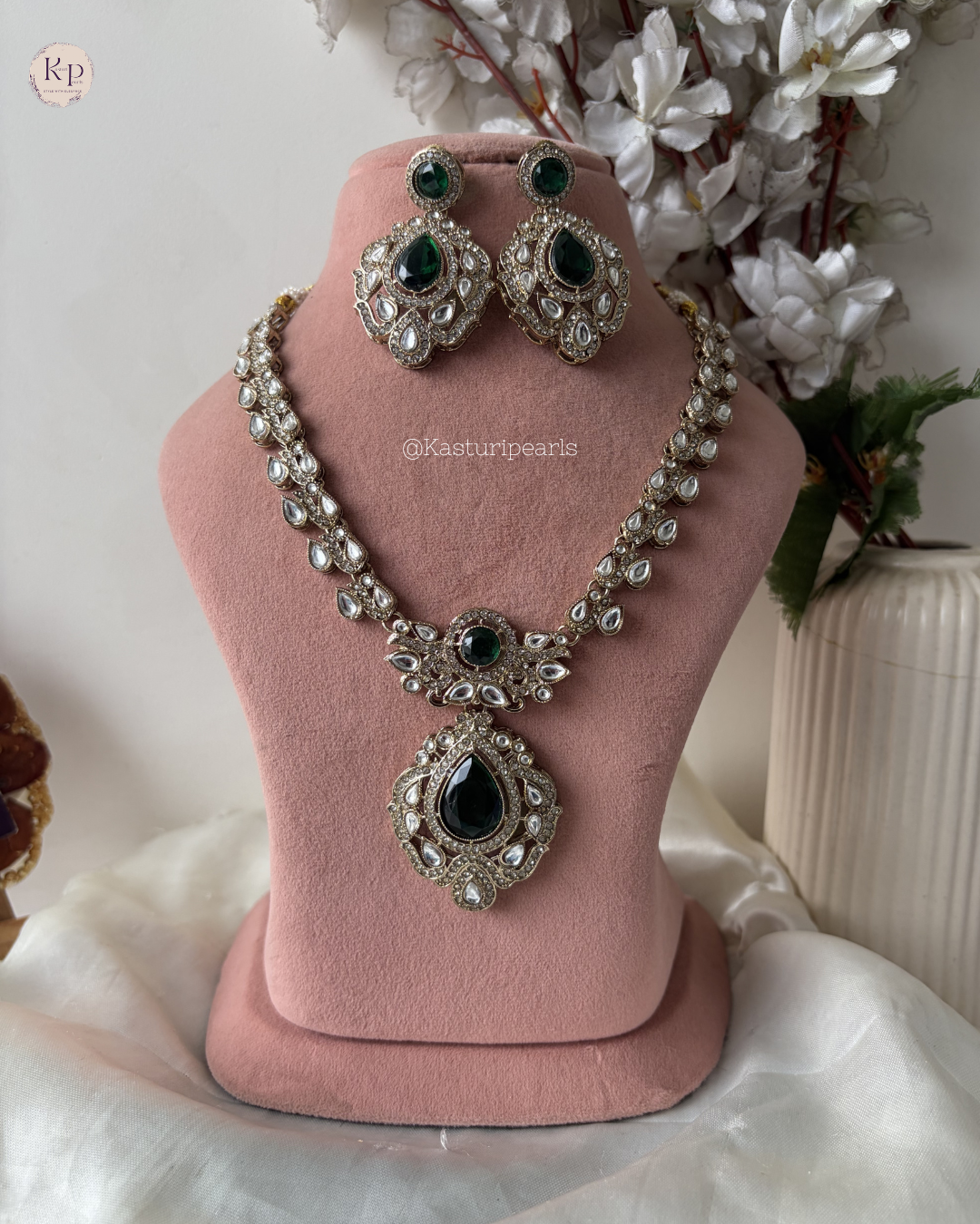 Madhvi Green Mehendi Polish Kundan Neckset