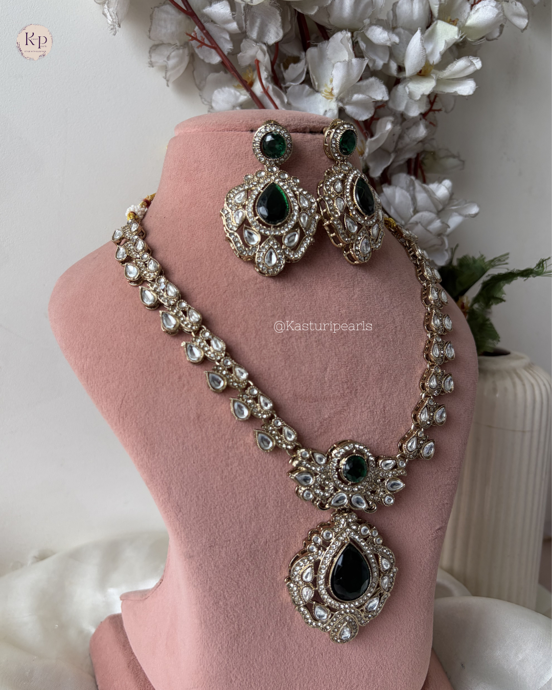 Madhvi Green Mehendi Polish Kundan Neckset