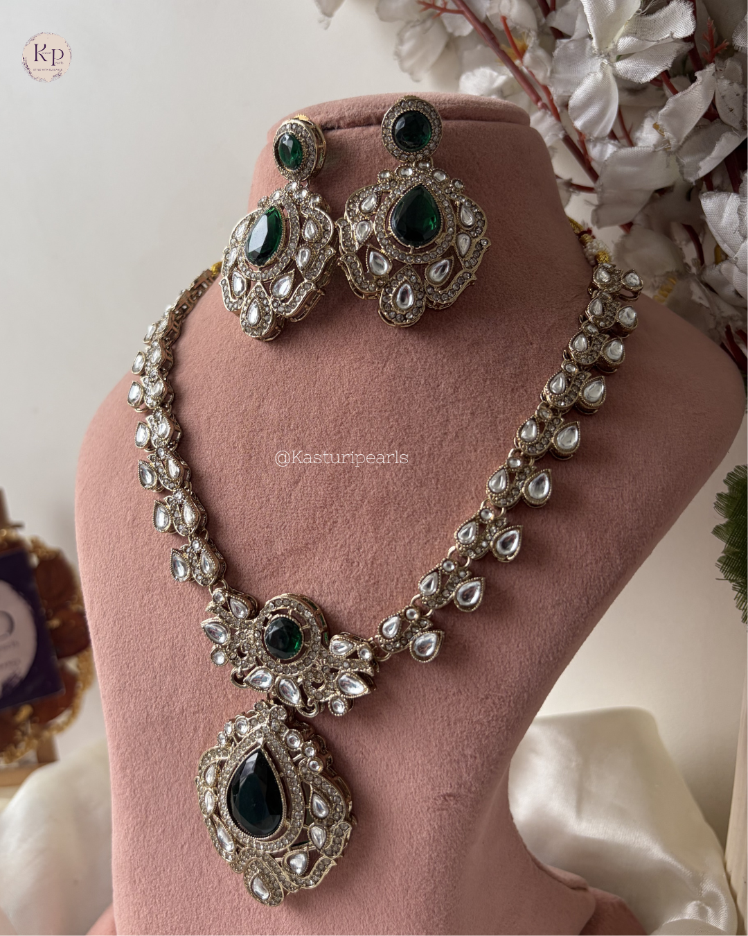 Madhvi Green Mehendi Polish Kundan Neckset
