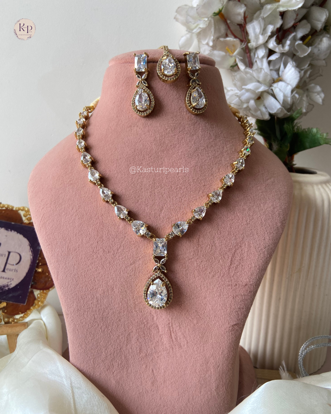 Maya AD Mehendi polish Necklace set