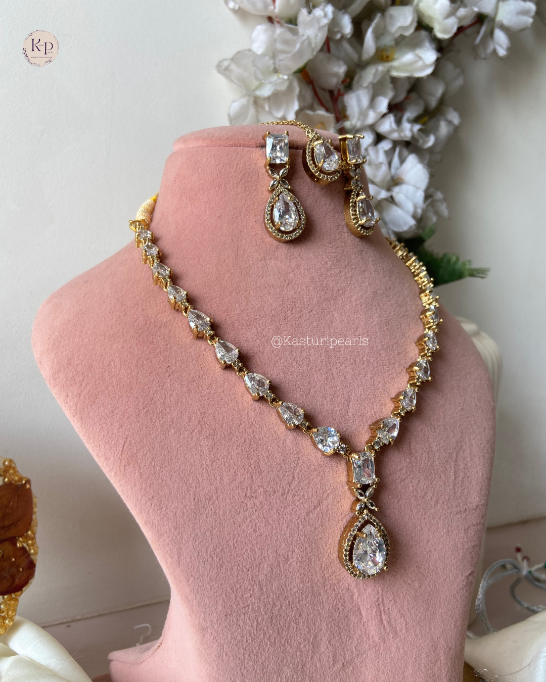 Maya AD Mehendi polish Necklace set