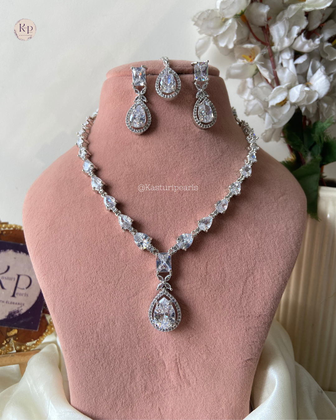 Maya AD Necklace set