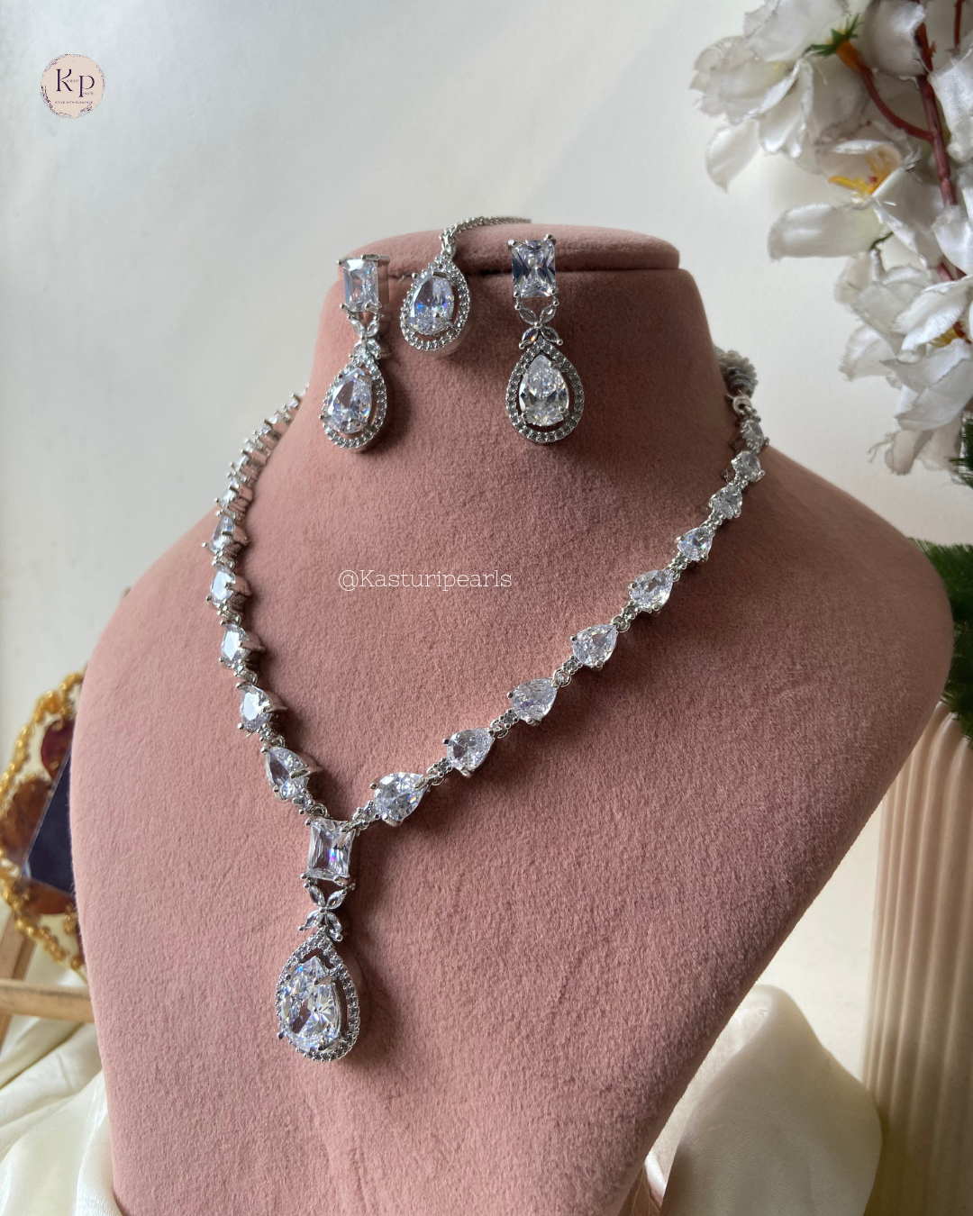 Maya AD Necklace set