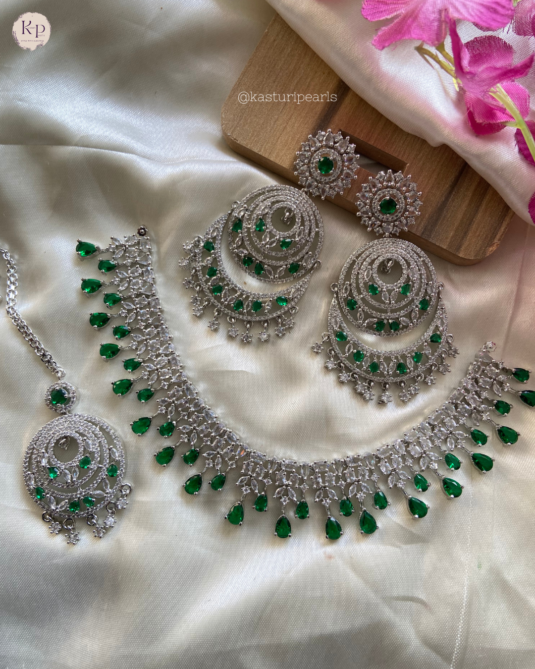 Mickey Green AD Neckset