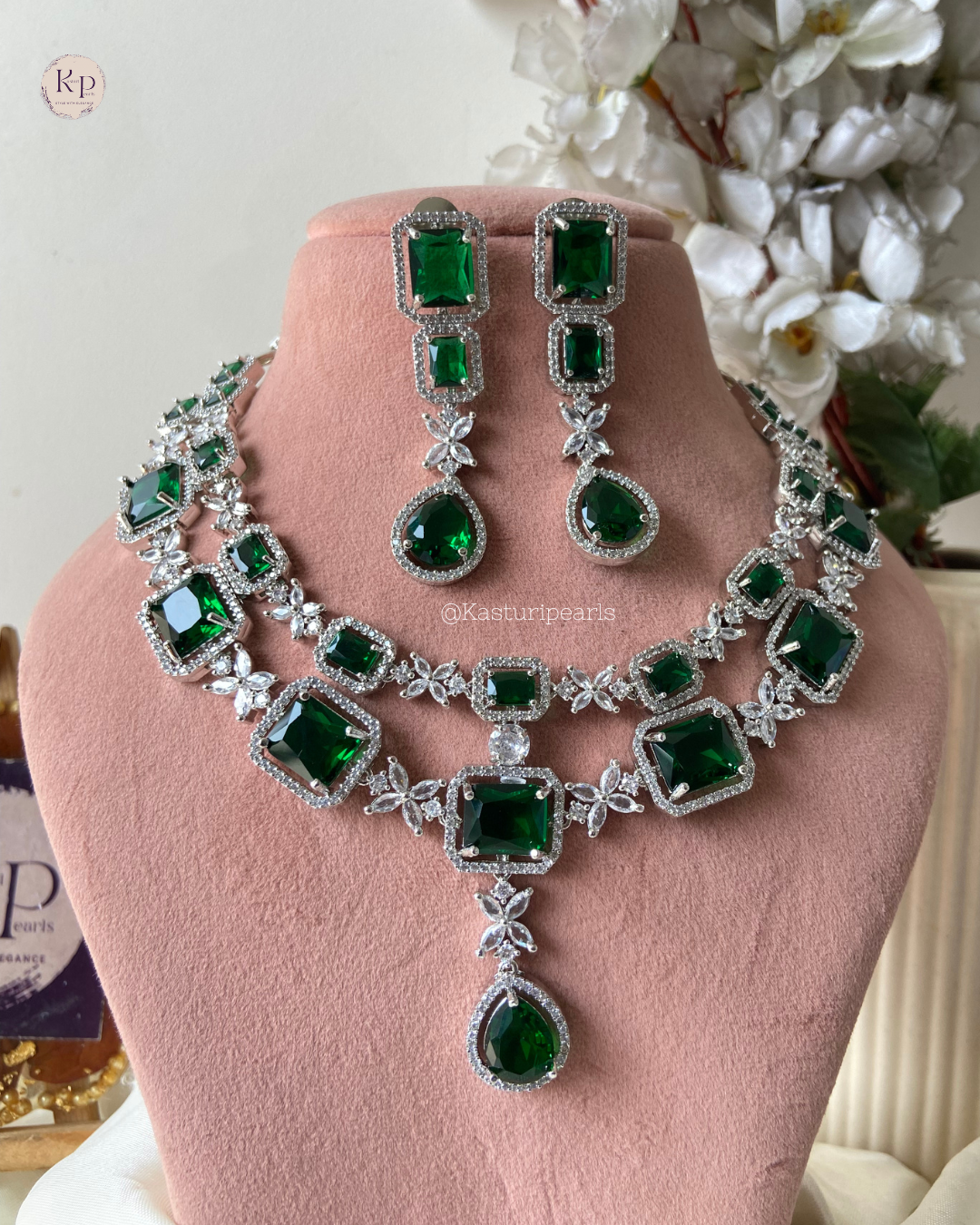 Mrunal Green AD Neckset