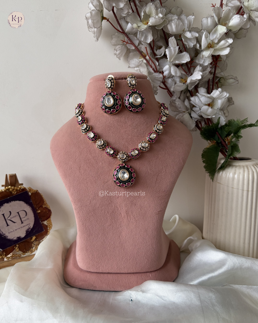 Mukta Moissanite Neckset