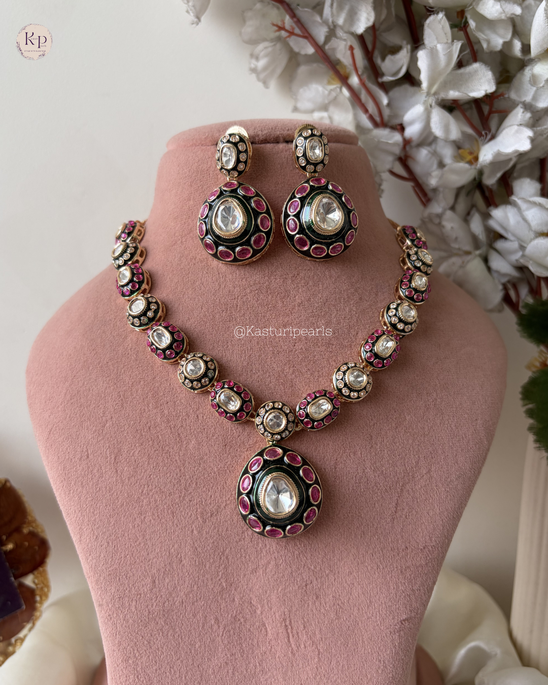 Mukta Moissanite Neckset