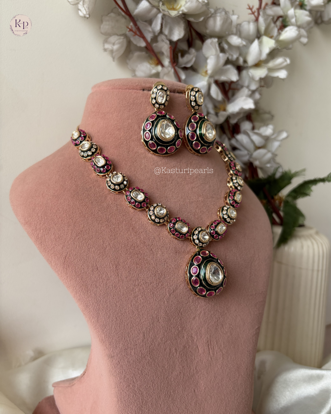 Mukta Moissanite Neckset