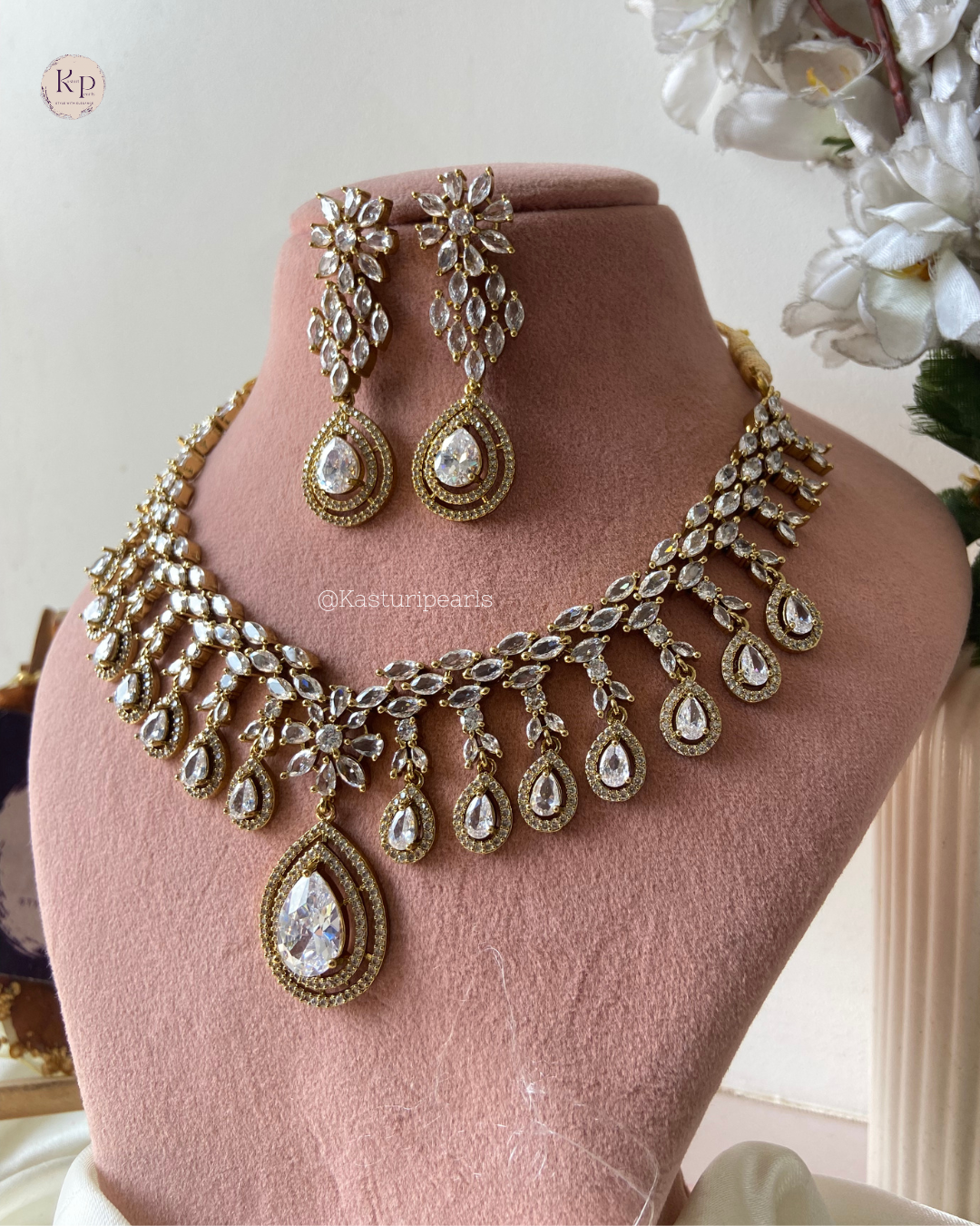 Natasha Ad in Mehndi Polish Neckset