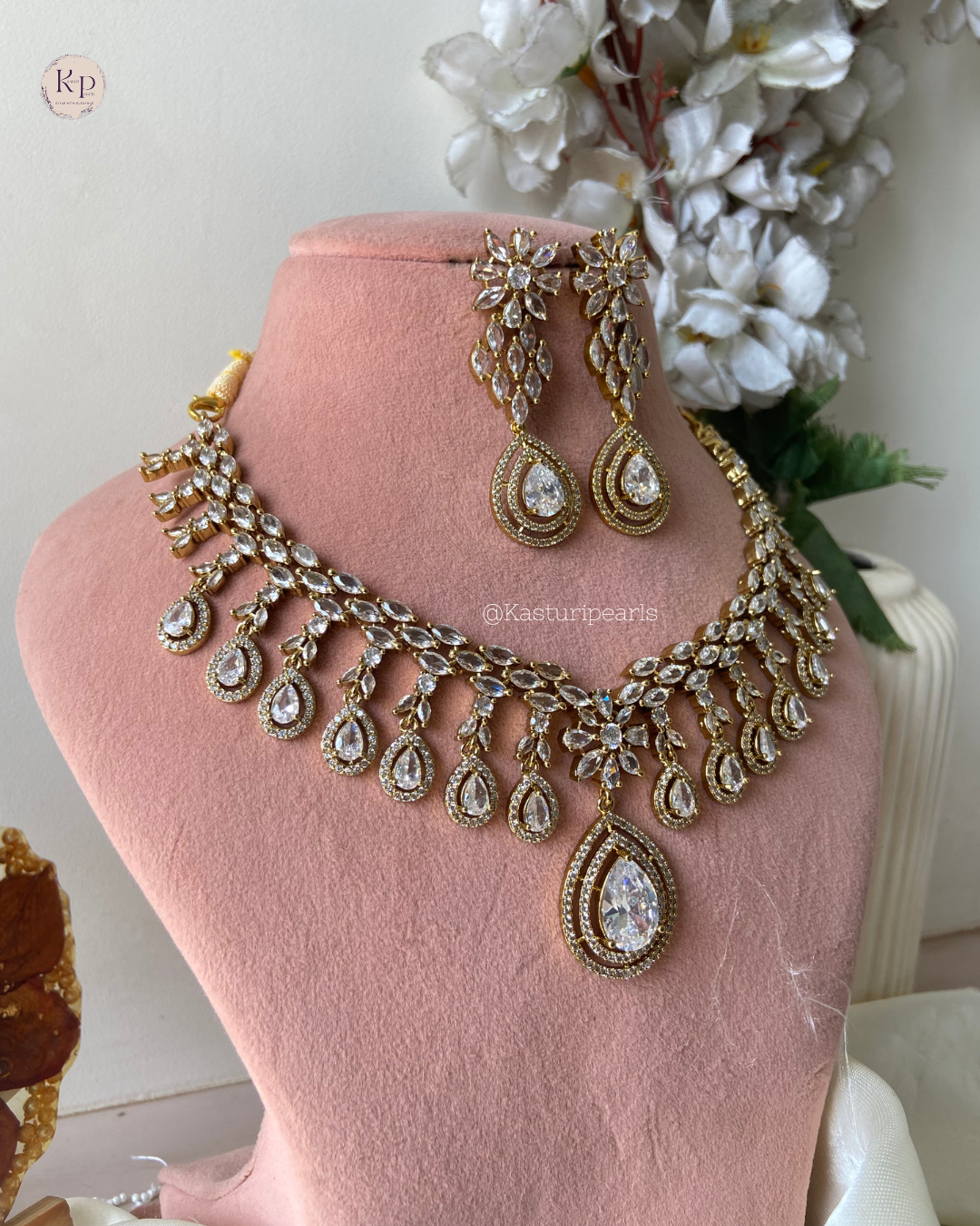 Natasha Ad in Mehndi Polish Neckset