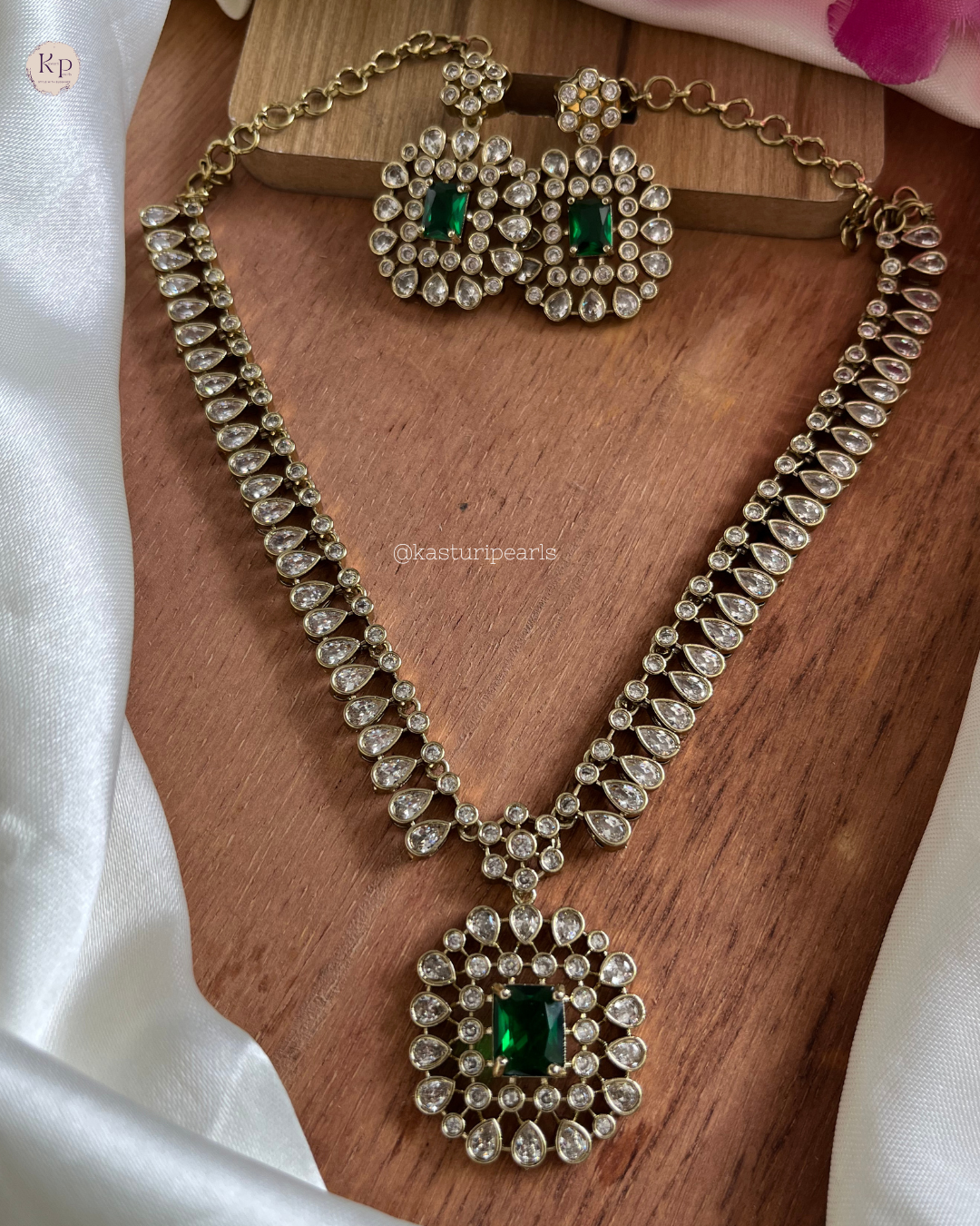 Preeti Victorian  Neckset