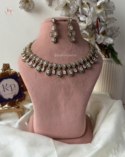 Purvisha Victorian Polish Neckset